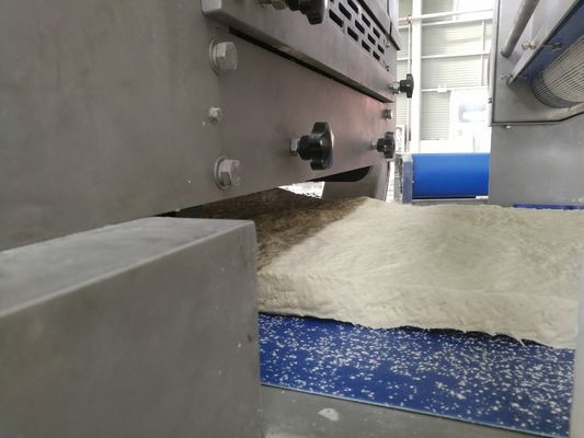 satın al CE Kuralları Özelleştirilebilir Makyaj Hattı ile Endüstriyel Hamur Laminasyon Makinası Çevrimiçi üretim