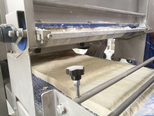 satın al Yüksek Esnek Kruvasan Hattı, Yağ Katlama Cihazı ile Otomatik Laminasyon Makinası online manufacture